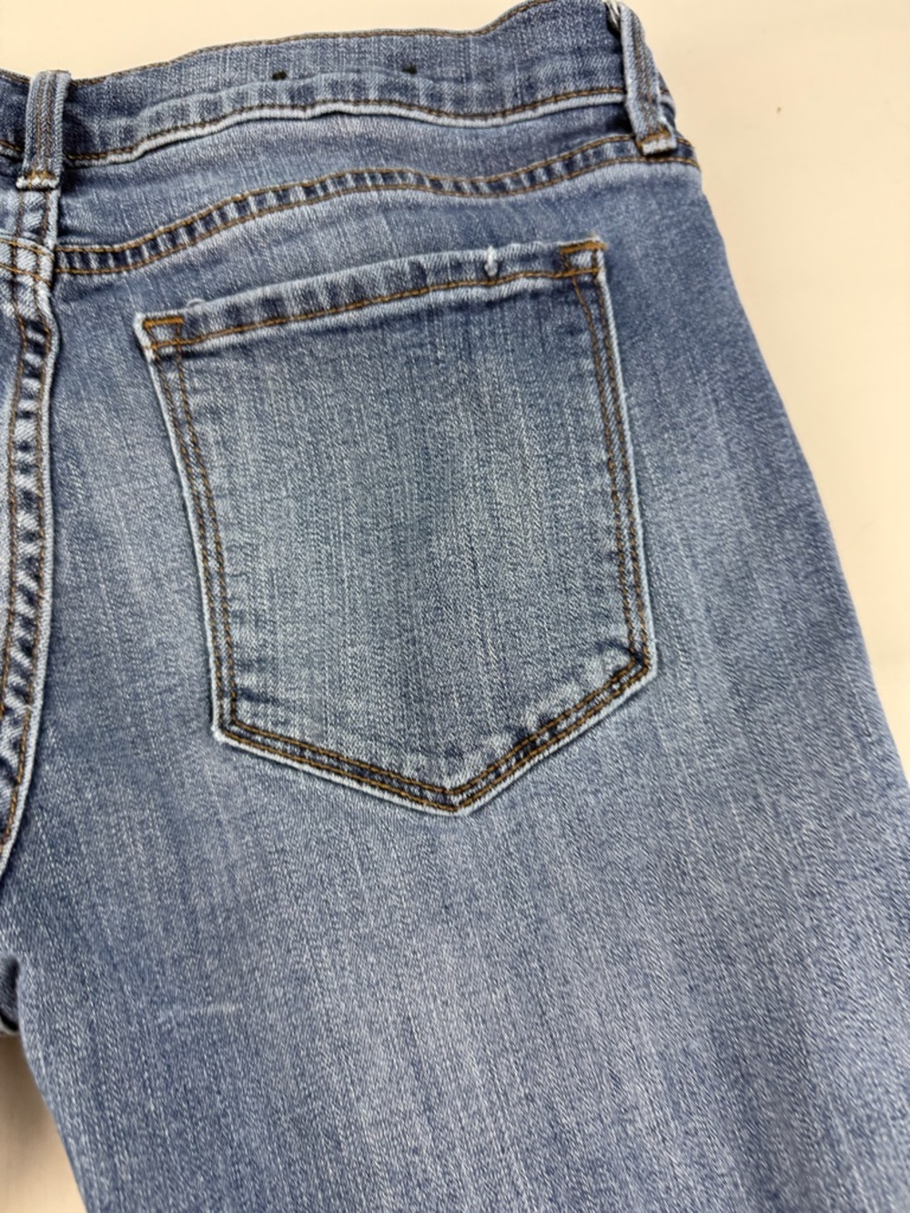 Banana Republic Girlfriend Jeans – Size 28 | Raw Hem Distressed - Picture 8 of 9